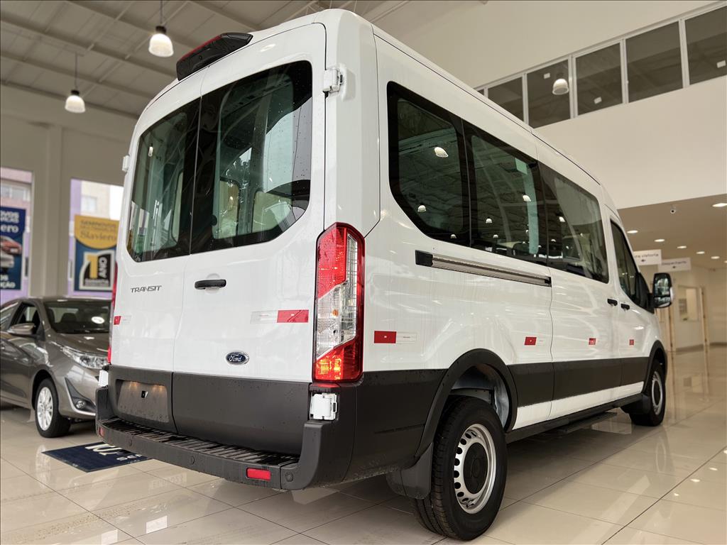 TRANSIT 2.0 ECOBLUE DIESEL MINIBUS VIDRADA MANUAL TRANSIT 2.0 ECOBLUE DIESEL MINIBUS VIDRADA MANUAL