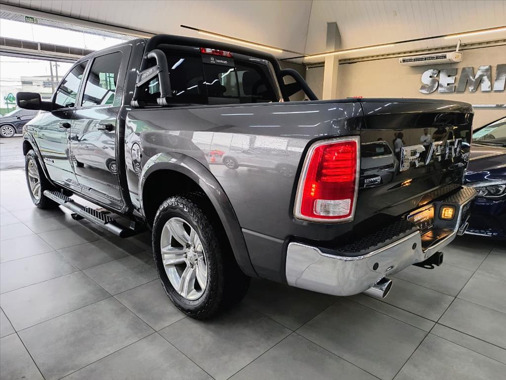 CLASSIC 5.7 V8 GASOLINA LARAMIE CD 4X4 AUTOMÁTICO12
