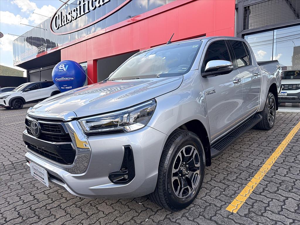 Toyota Hilux - 2.8 D-4D TURBO DIESEL CD SRX 4X4 AUTOMÁTICO
