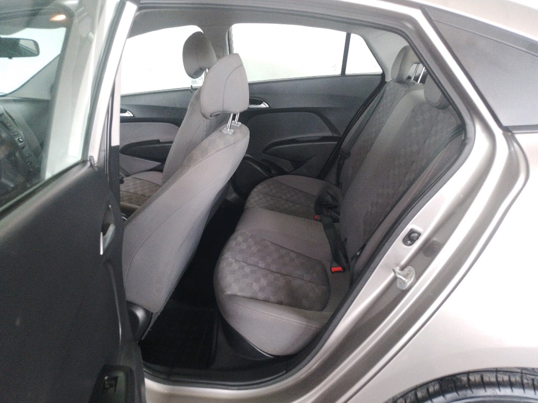 Hyundai-HB20S-1.6 COMFORT PLUS 16V FLEX 4P MANUAL