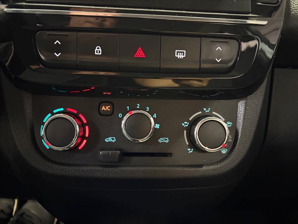 KWID 1.0 12V SCE FLEX OUTSIDER MANUAL13