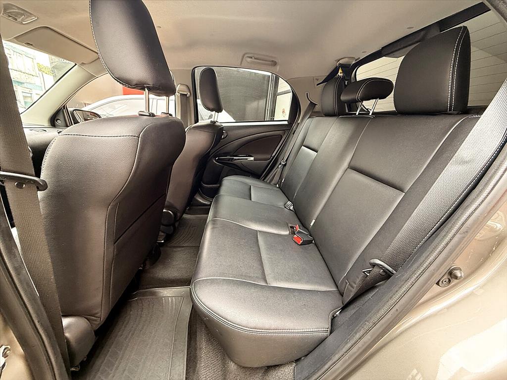 Toyota Etios Cross - 1.5 16V FLEX 4P AUTOMÁTICO