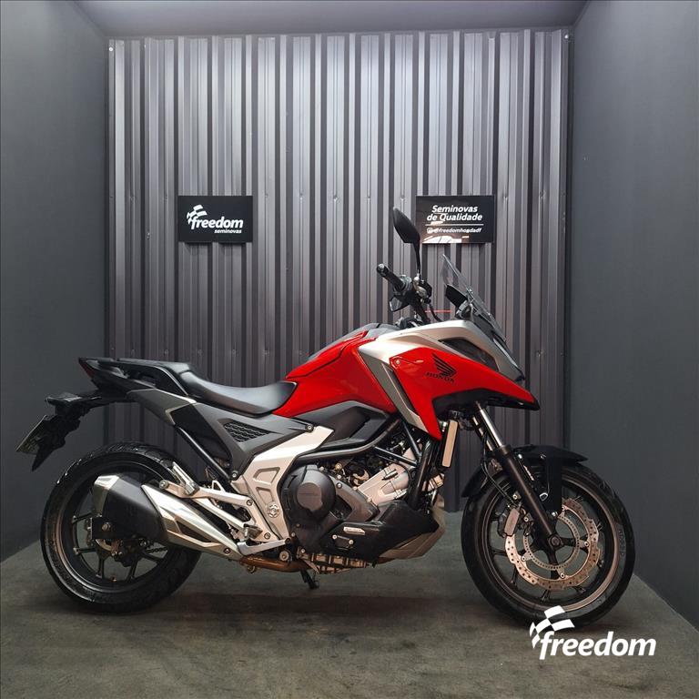 Moto HONDA do modelo NC 750X ABS DCT 2021/2022