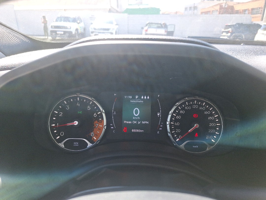 RENEGADE 1.8 16V FLEX SPORT 4P AUTOMÁTICO9
