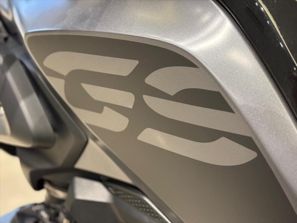 R 1250 GS PREMIUM TRIPLE BLACK3