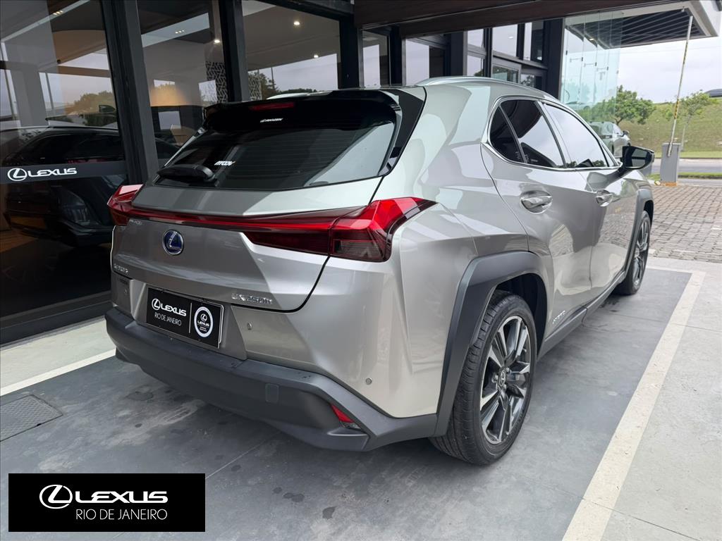 UX 250h 2.0 VVT-I HYBRID LUXURY CVT2