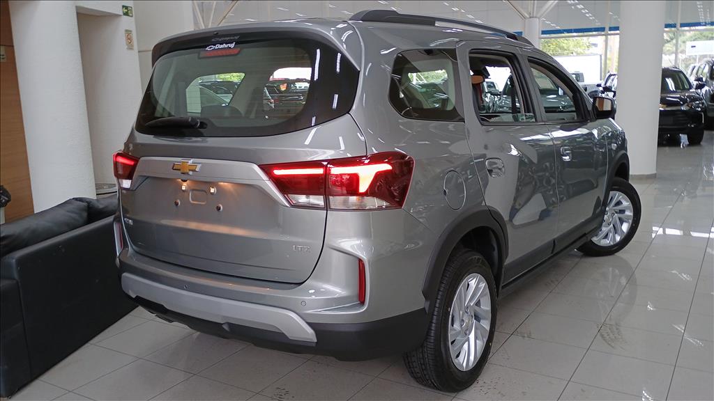 SPIN 1.8 LTZ 8V FLEX 4P AUTOMÁTICO3