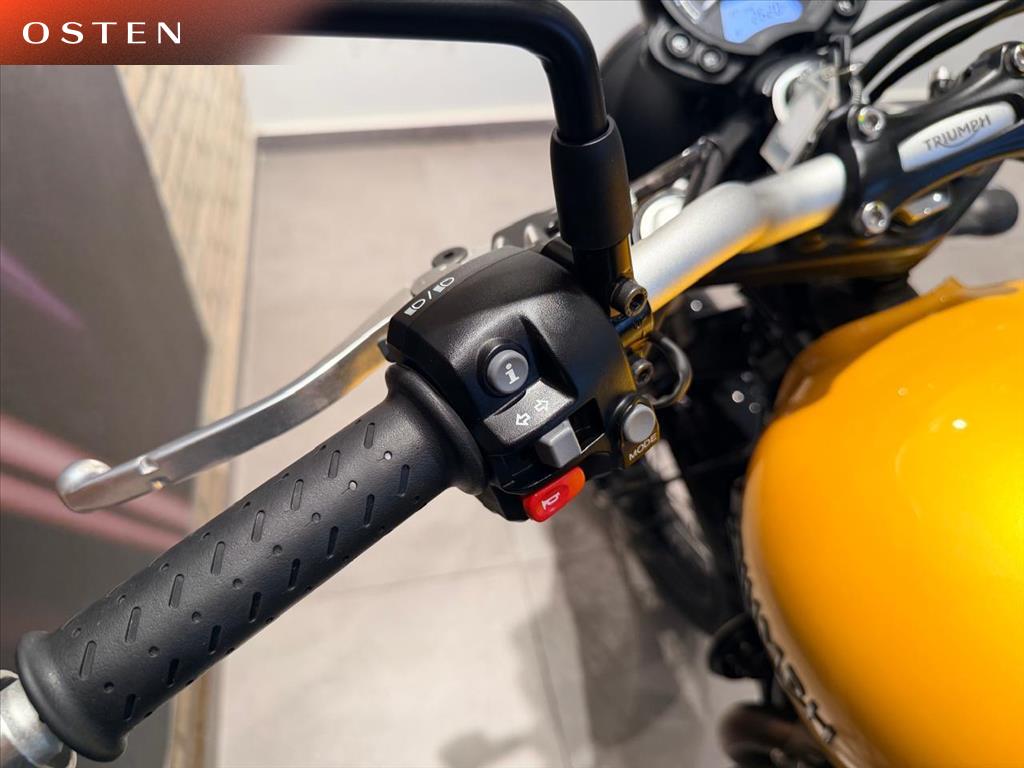TRIUMPH-SCRAMBLER-900