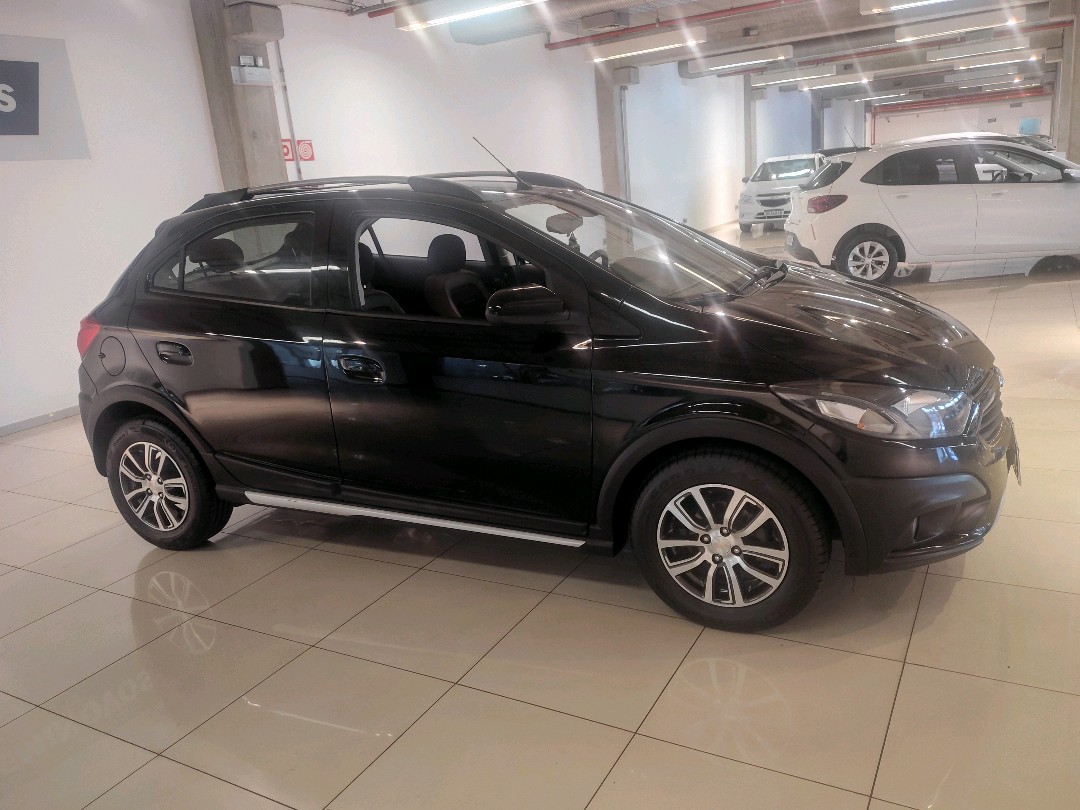 Chevrolet Onix 1.4 Mpfi Activ 8V Flex 4P Manual - foto 3