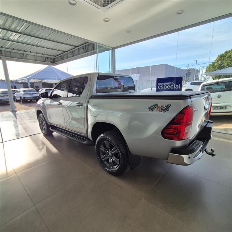HILUX 2.8 D-4D TURBO DIESEL CD SR 4X4 AUTOMÁTICO5