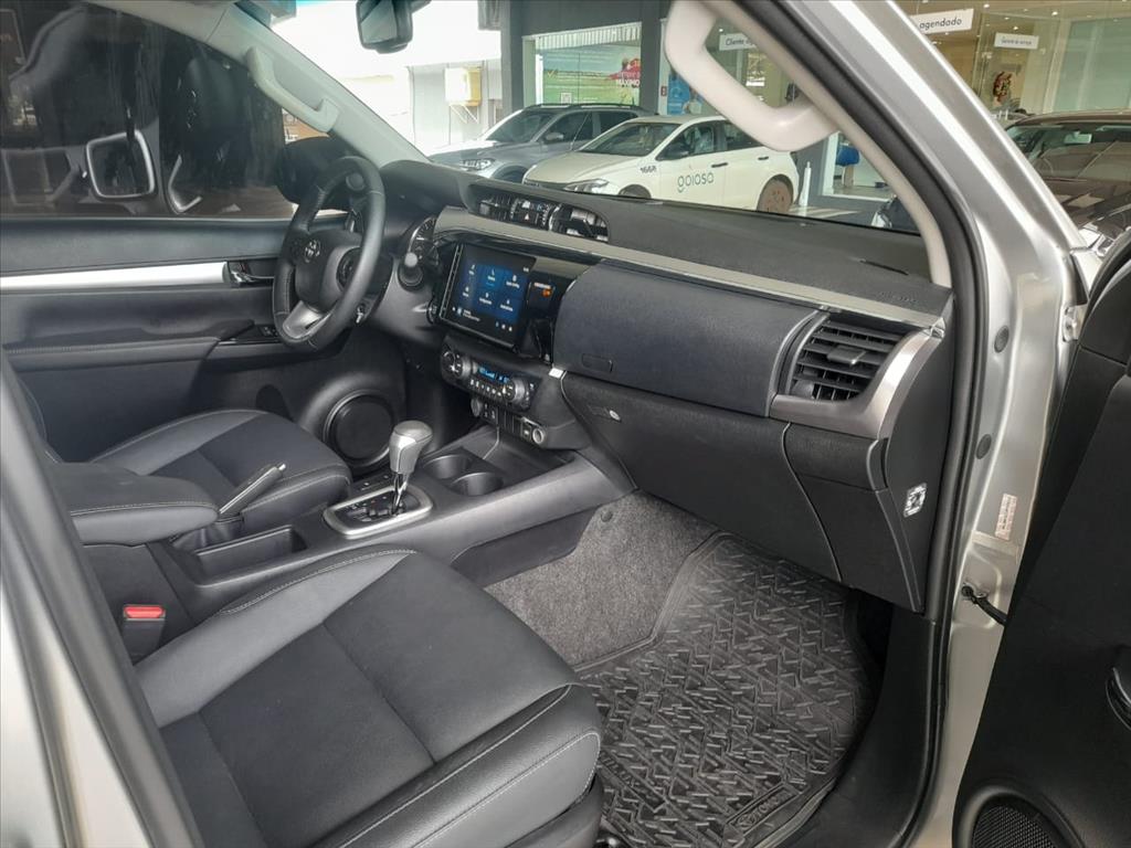 HILUX 2.8 D-4D TURBO DIESEL CD SRV 4X4 AUTOMÁTICO11
