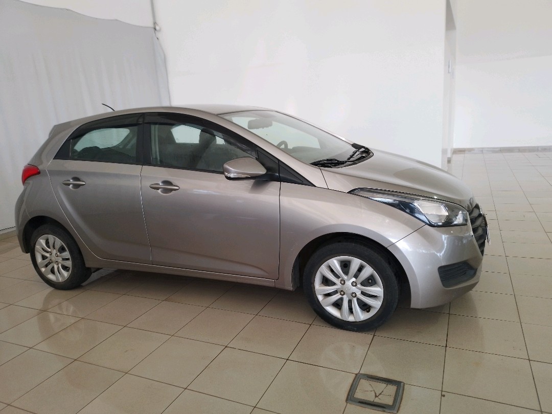 Hyundai-HB20-1.0 COMFORT PLUS 12V FLEX 4P MANUAL