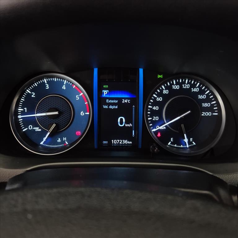 HILUX 2.8 D-4D TURBO DIESEL CD SRX 4X4 AUTOMÁTICO6