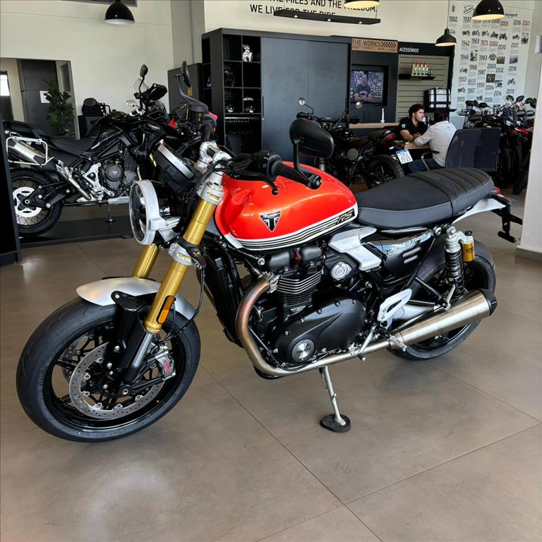 TRIUMPH-SPEED-TWIN RS