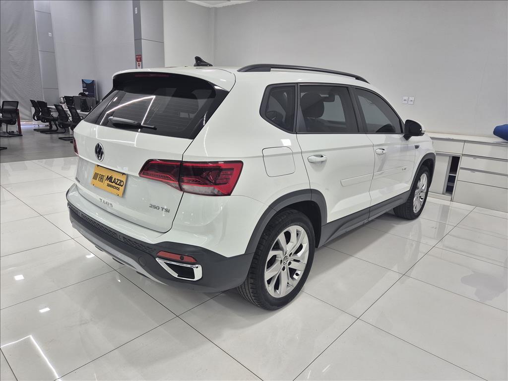 TAOS 1.4 250 TSI TOTAL FLEX COMFORTLINE AUTOMÁTICO TAOS 1.4 250 TSI TOTAL FLEX COMFORTLINE AUTOMÁTICO