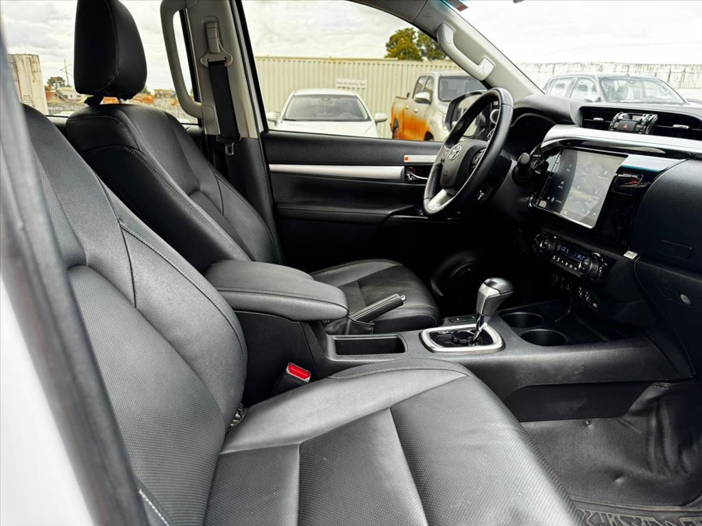 HILUX 2.8 D-4D TURBO DIESEL CD SRX 4X4 AUTOMÁTICO6