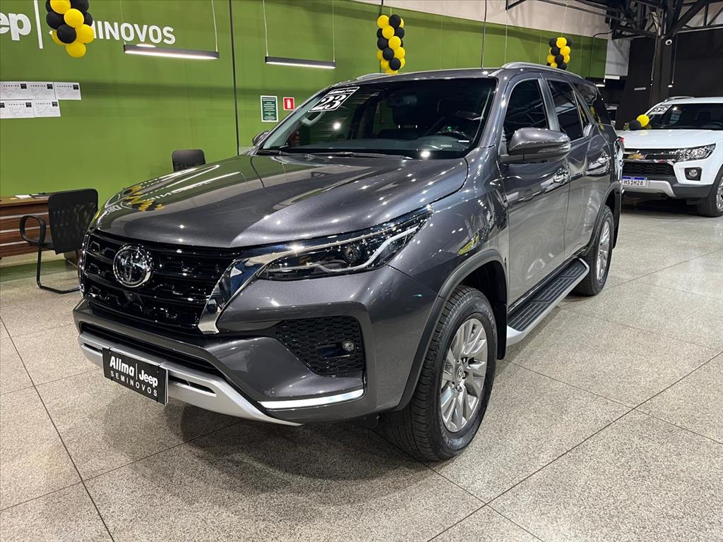 HILUX SW4 2.8 D-4D TURBO DIESEL SRX 4X4 AUTOMÁTICO