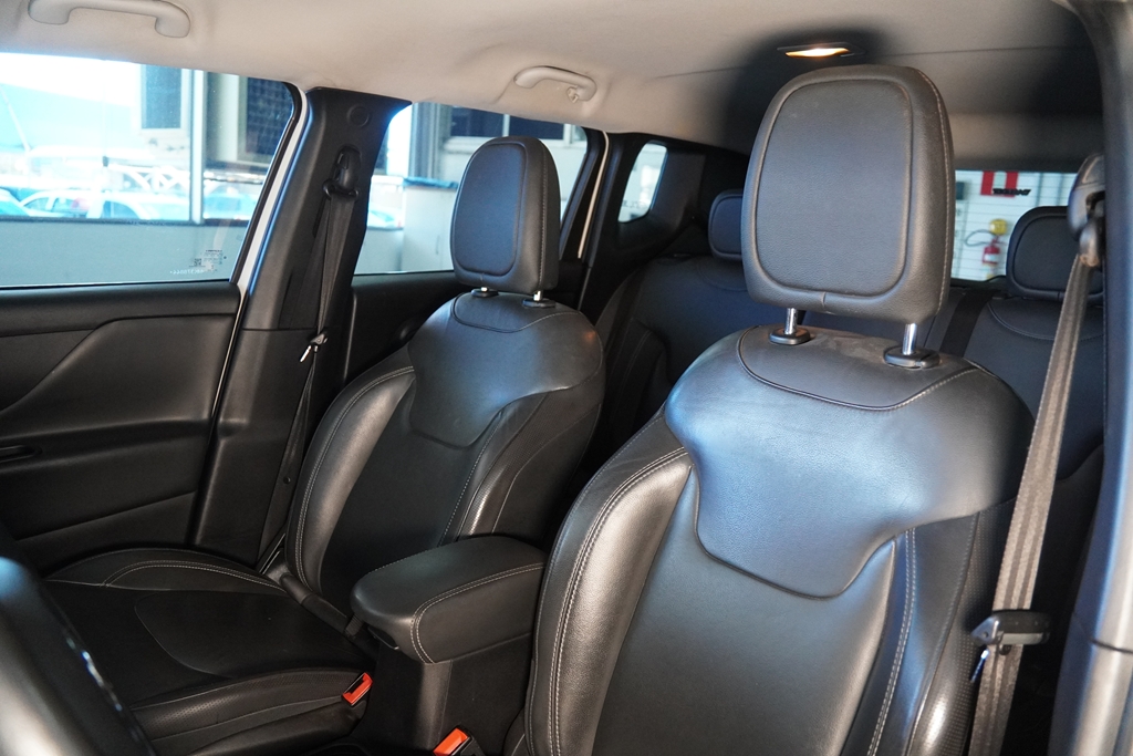 RENEGADE 1.8 16V FLEX LONGITUDE 4P AUTOMÁTICO9