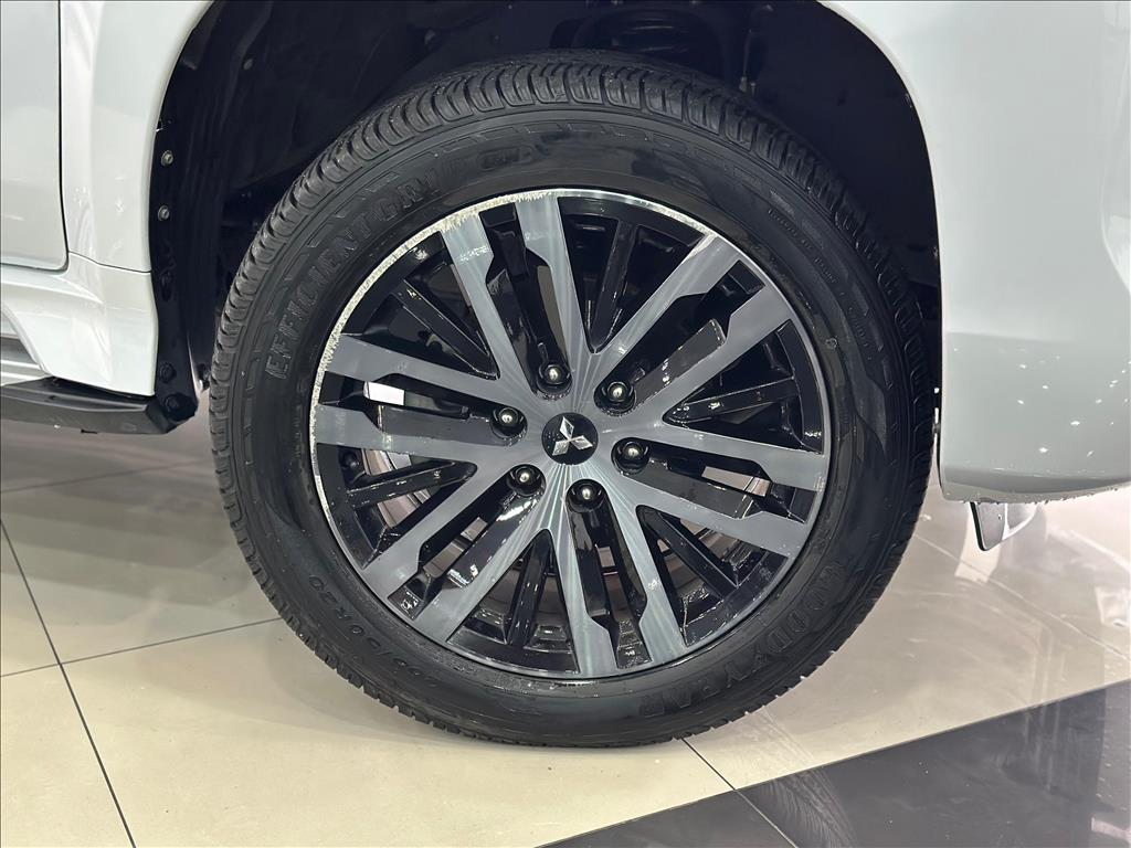 PAJERO SPORT 2.4 16V MIVEC TURBO DIESEL LEGEND AWD AUTOMÁTICO