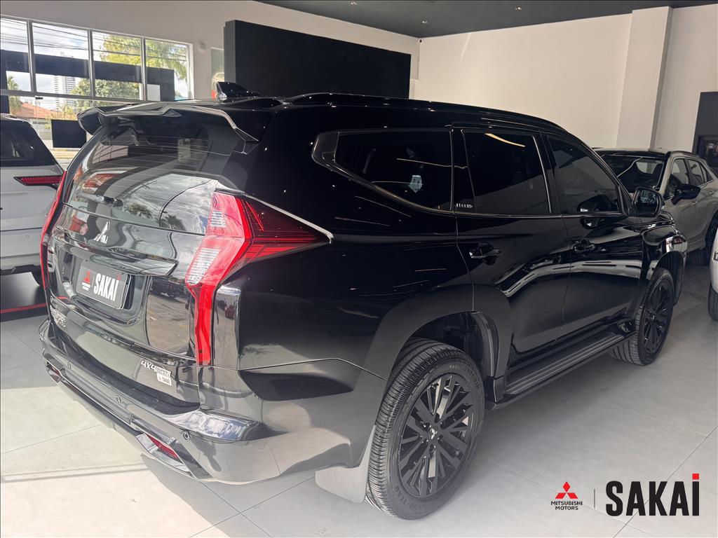 Mitsubishi-PAJERO SPORT-2.4 16V MIVEC TURBO DIESEL LEGEND BLACK AWD AUTOMÁTICO
