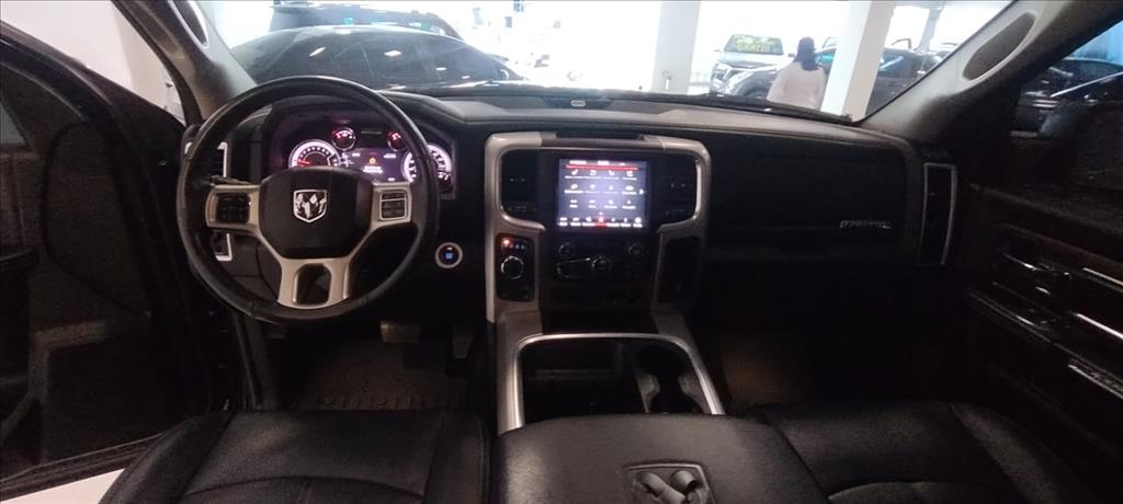 CLASSIC 5.7 V8 GASOLINA LARAMIE CD 4X4 AUTOMÁTICO8