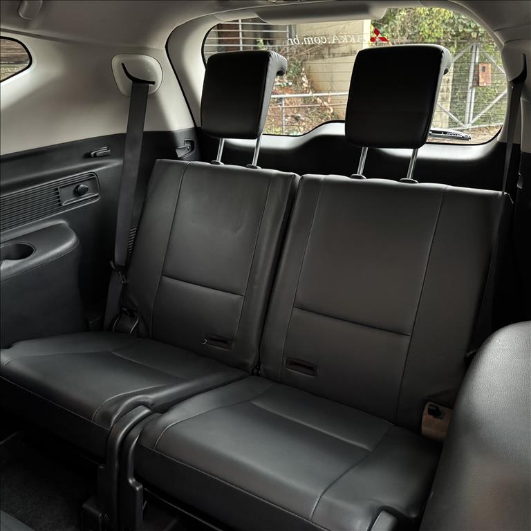 Mitsubishi-PAJERO SPORT-2.4 16V MIVEC TURBO DIESEL LEGEND AWD AUTOMÁTICO