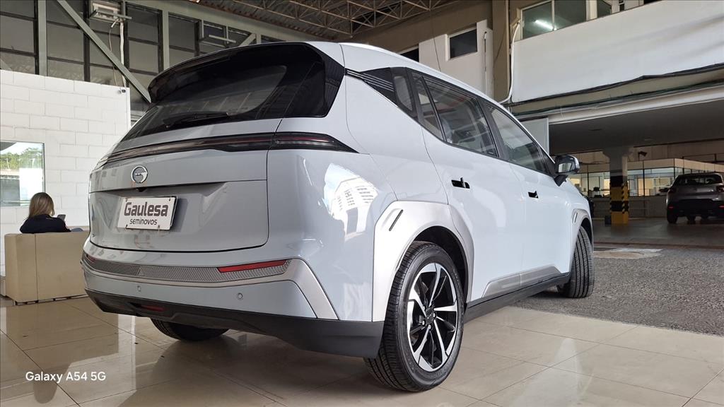 AION Y 63,2 KW ELÉTRICO PREMIUM4