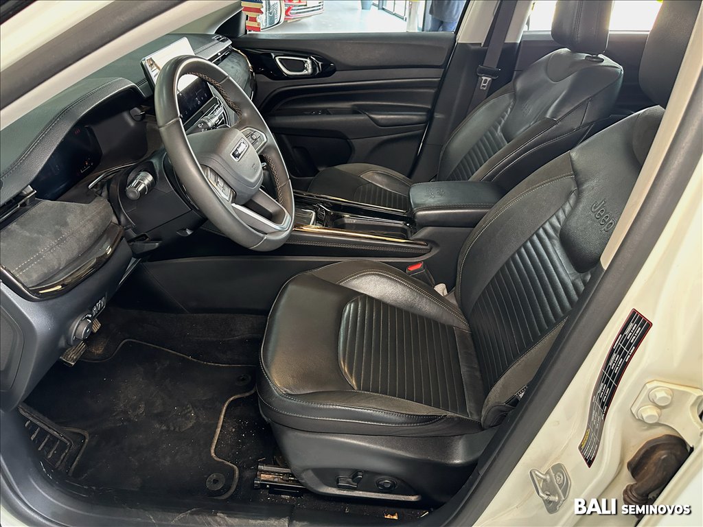 COMMANDER 1.3 T270 TURBO FLEX LIMITED AT66