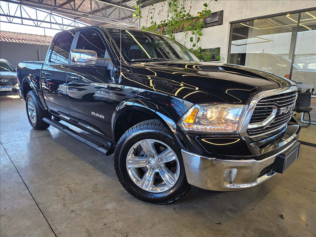 CLASSIC 5.7 V8 GASOLINA LARAMIE CD 4X4 AUTOMÁTICO CLASSIC 5.7 V8 GASOLINA LARAMIE CD 4X4 AUTOMÁTICO