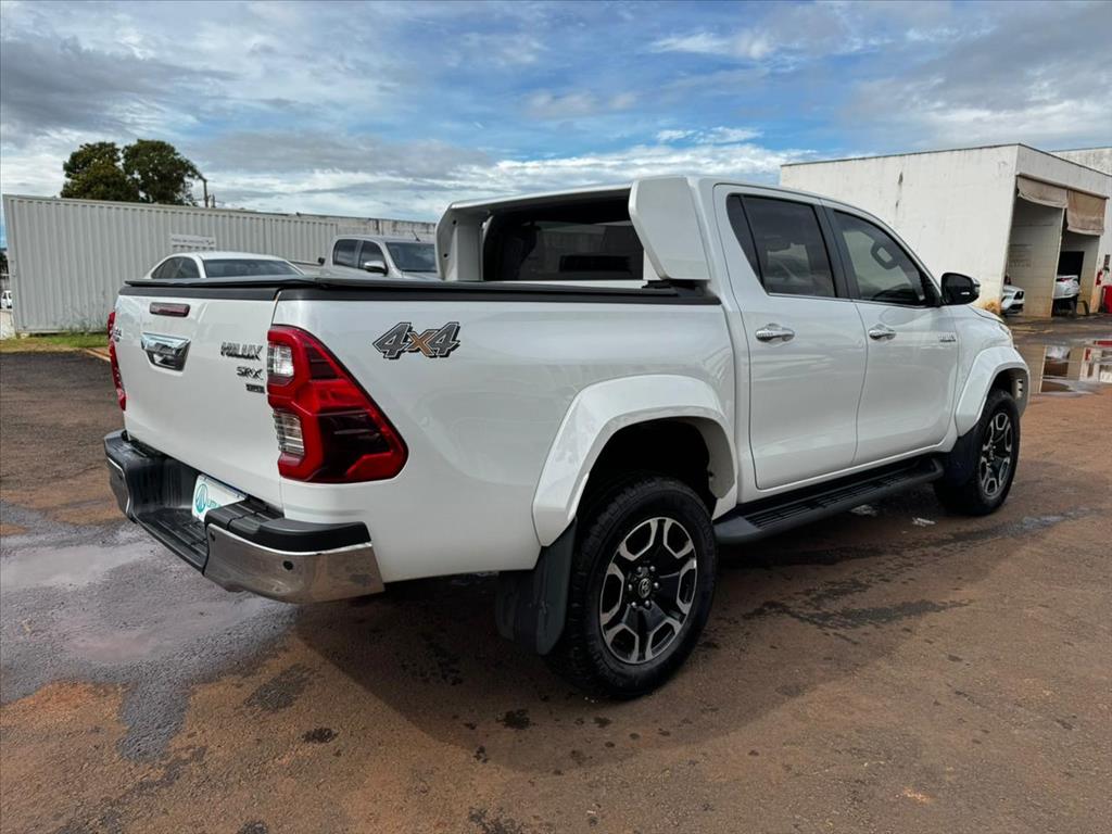 HILUX 2.8 D-4D TURBO DIESEL CD SRX 4X4 AUTOMÁTICO2