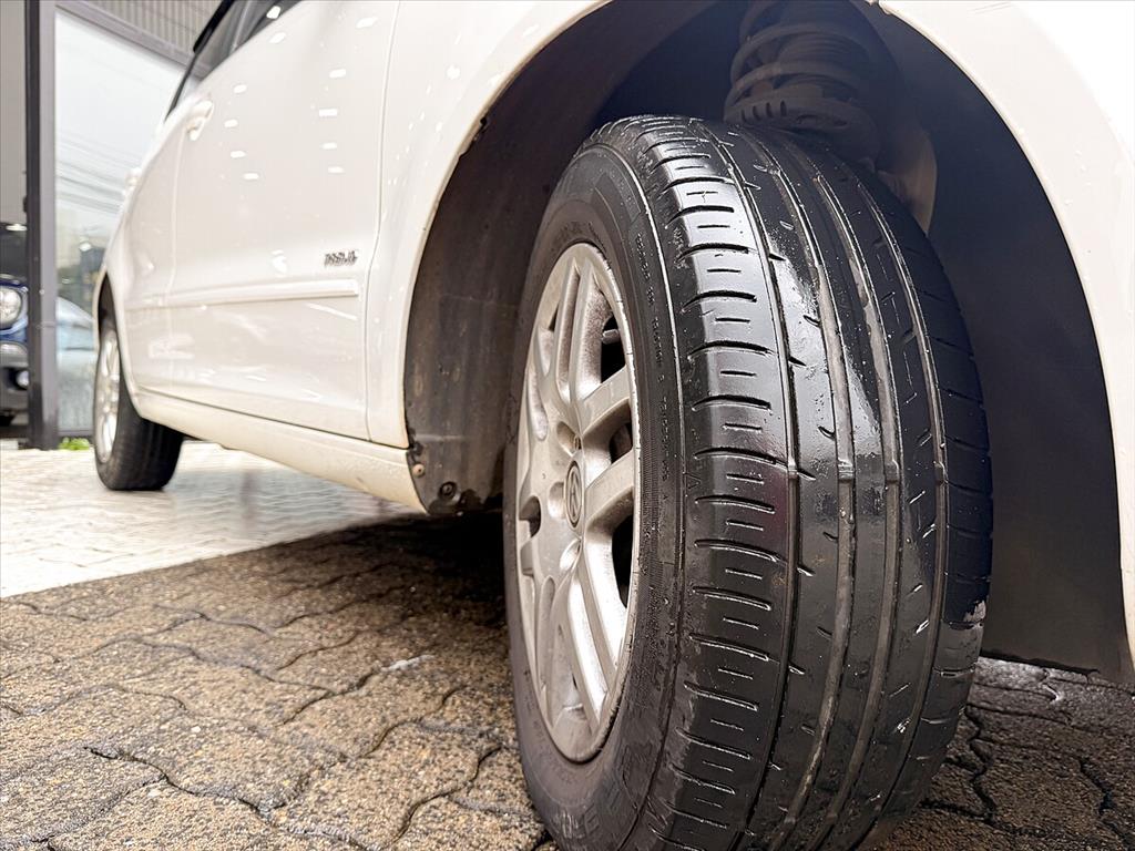 Volkswagen Fox - 1.6 MI 8V FLEX 4P MANUAL