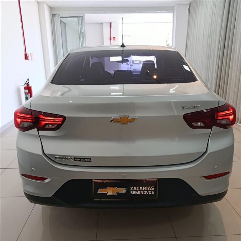ONIX PLUS 1.0 TURBO FLEX AUTOMÁTICO3