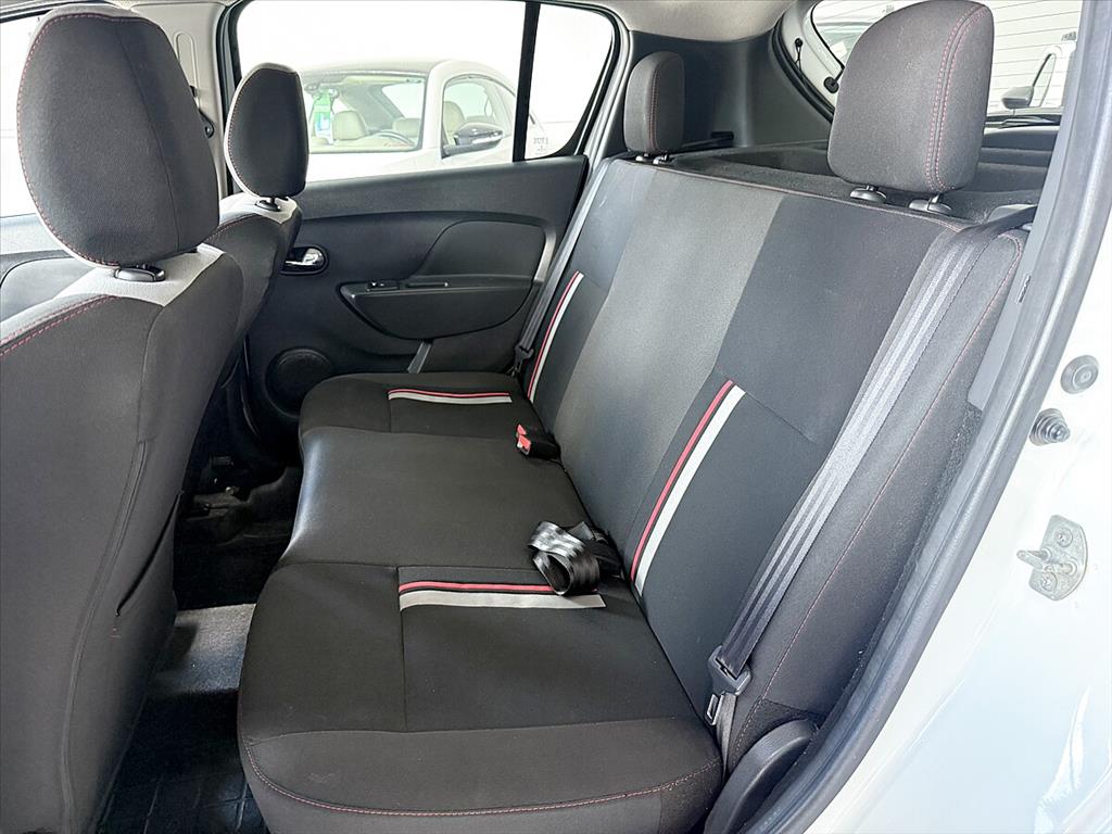 Renault Sandero - 2.0 16V HI-FLEX RS MANUAL