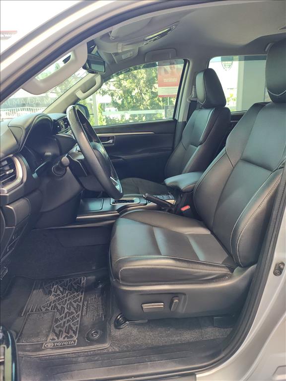 HILUX 2.8 D-4D TURBO DIESEL CD SRX 4X4 AUTOMÁTICO7