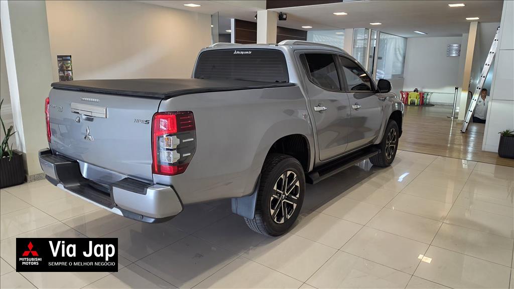 Mitsubishi-L200 TRITON-2.4 16V TURBO DIESEL SPORT HPE-S CD 4P 4X4 AUTOMÁTICO