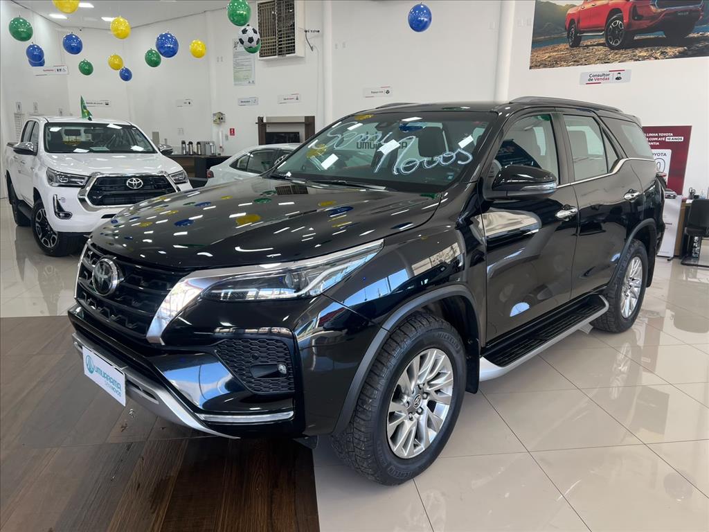 HILUX 2.8 D-4D TURBO DIESEL CD SRX 4X4 AUTOMÁTICO2