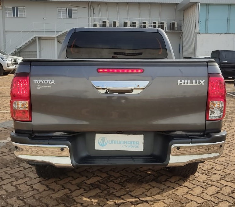 HILUX 2.8 D-4D TURBO DIESEL CD SR 4X4 AUTOMÁTICO5