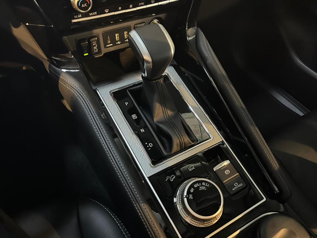 Mitsubishi-PAJERO SPORT-2.4 16V MIVEC TURBO DIESEL LEGEND AWD AUTOMÁTICO