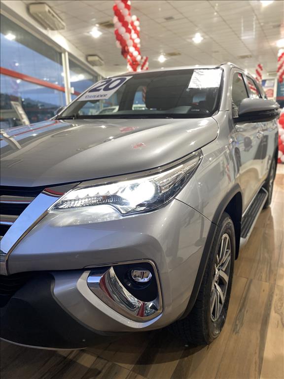 HILUX SW4 2.8 SRX 4X4 7 LUGARES 16V TURBO INTERCOOLER DIESEL 4P AUTOMÁTICO HILUX SW4 2.8 SRX 4X4 7 LUGARES 16V TURBO INTERCOOLER DIESEL 4P AUTOMÁTICO