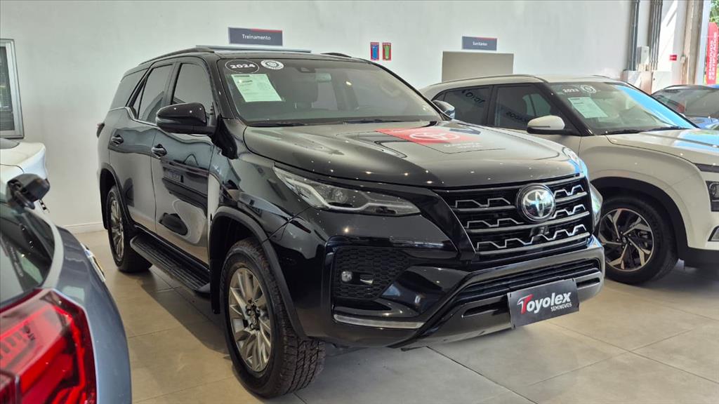 2.8 D-4D TURBO DIESEL SRX PLATINUM 4X4 AUTOMÁTICO