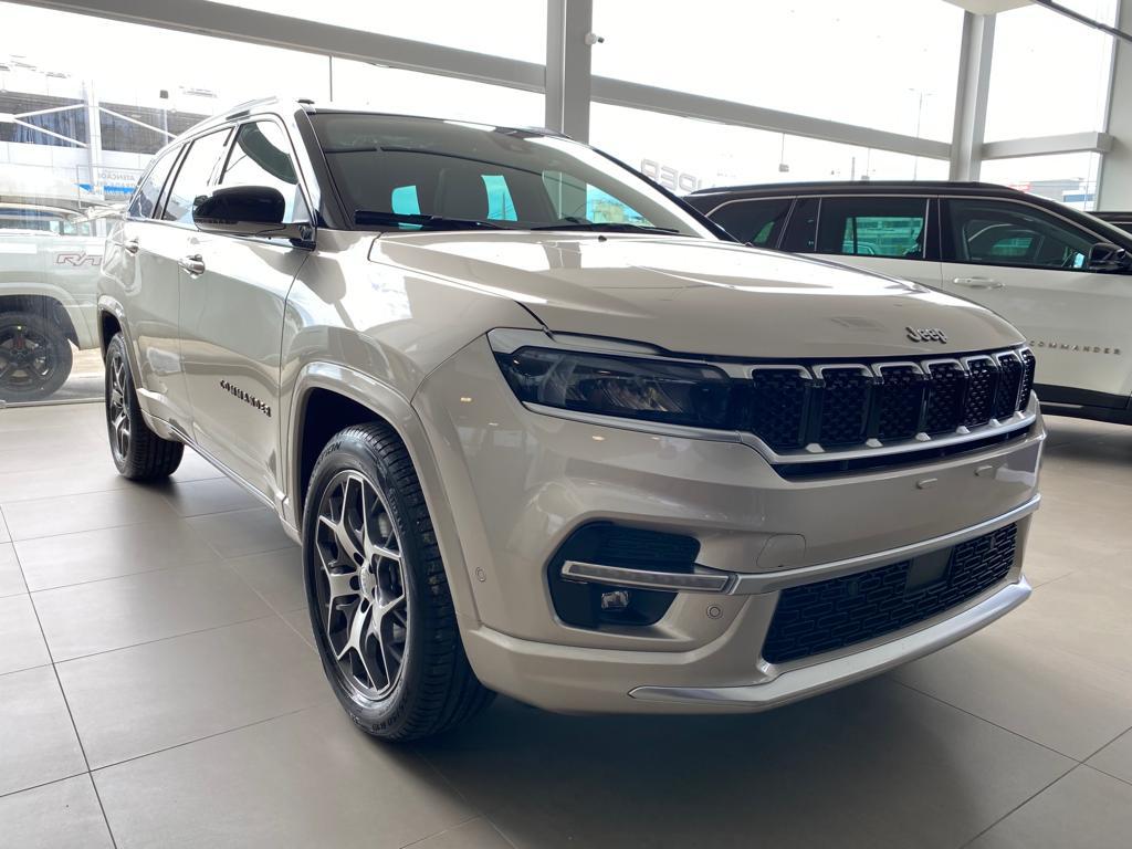 COMMANDER 1.3 T270 TURBO FLEX OVERLAND AT6 COMMANDER 1.3 T270 TURBO FLEX OVERLAND AT6