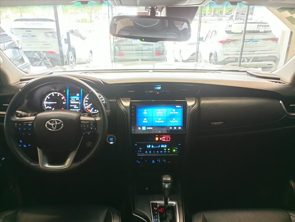 HILUX SW4 2.8 D-4D TURBO DIESEL SRX 4X4 AUTOMÁTICO6