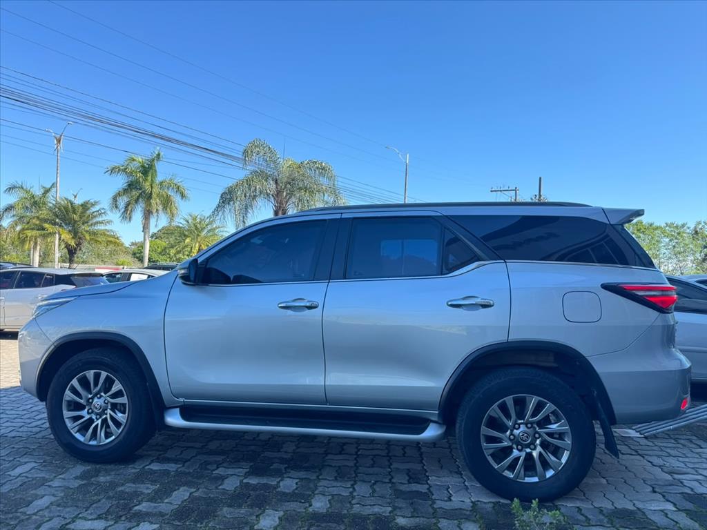 HILUX SW4 2.8 D-4D TURBO DIESEL SRX 7L 4X4 AUTOMÁTICO7