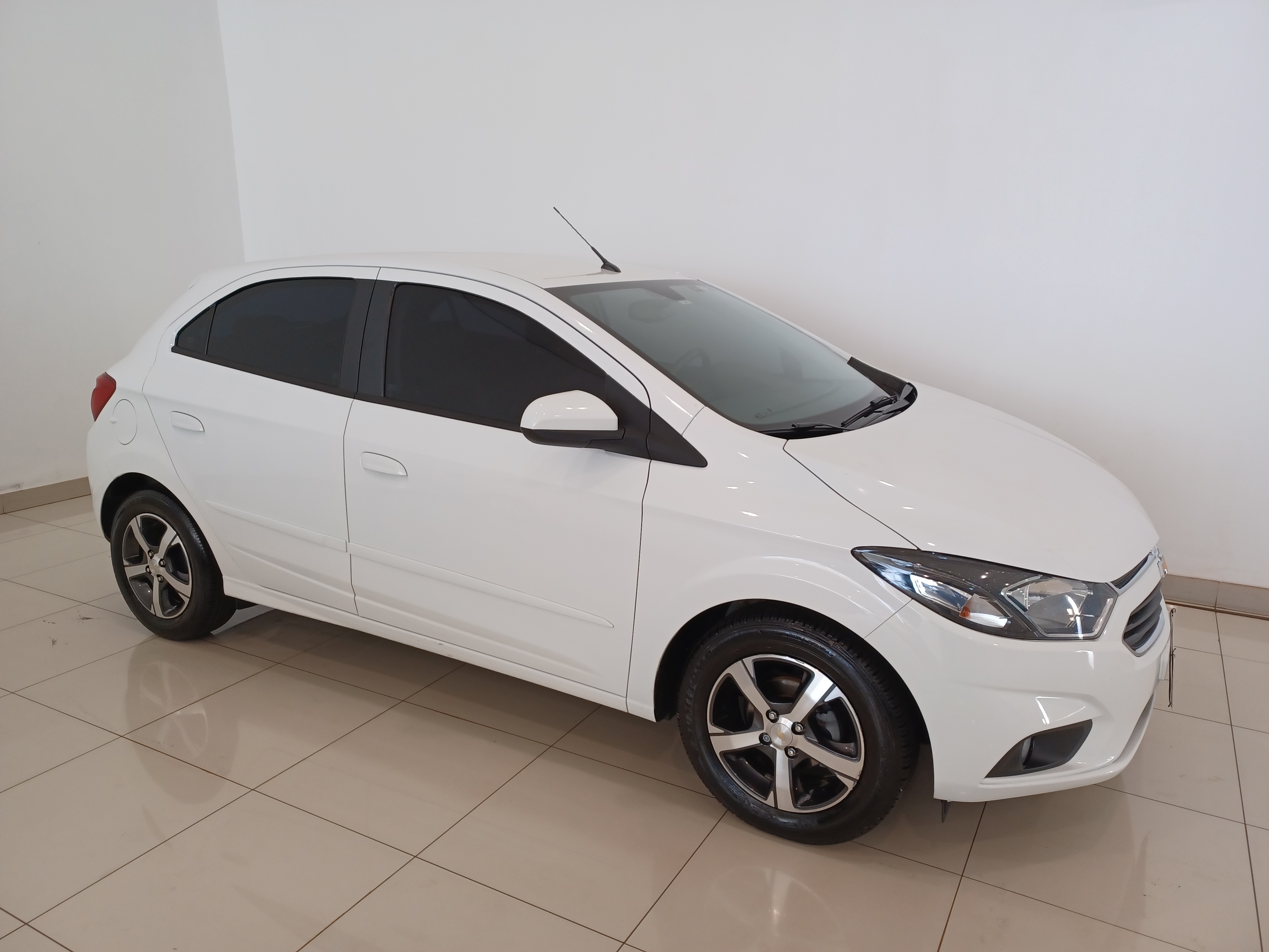 GM - Chevrolet-ONIX-1.4 MPFI LTZ 8V FLEX 4P AUTOMÁTICO