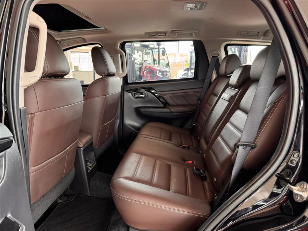 Mitsubishi-PAJERO SPORT-2.4 16V MIVEC TURBO DIESEL LEGEND BLACK AWD AUTOMÁTICO