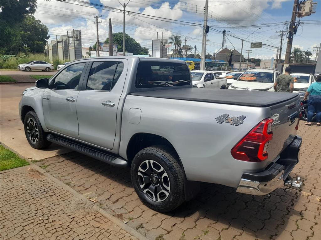 HILUX 2.8 D-4D TURBO DIESEL CD SRX 4X4 AUTOMÁTICO3