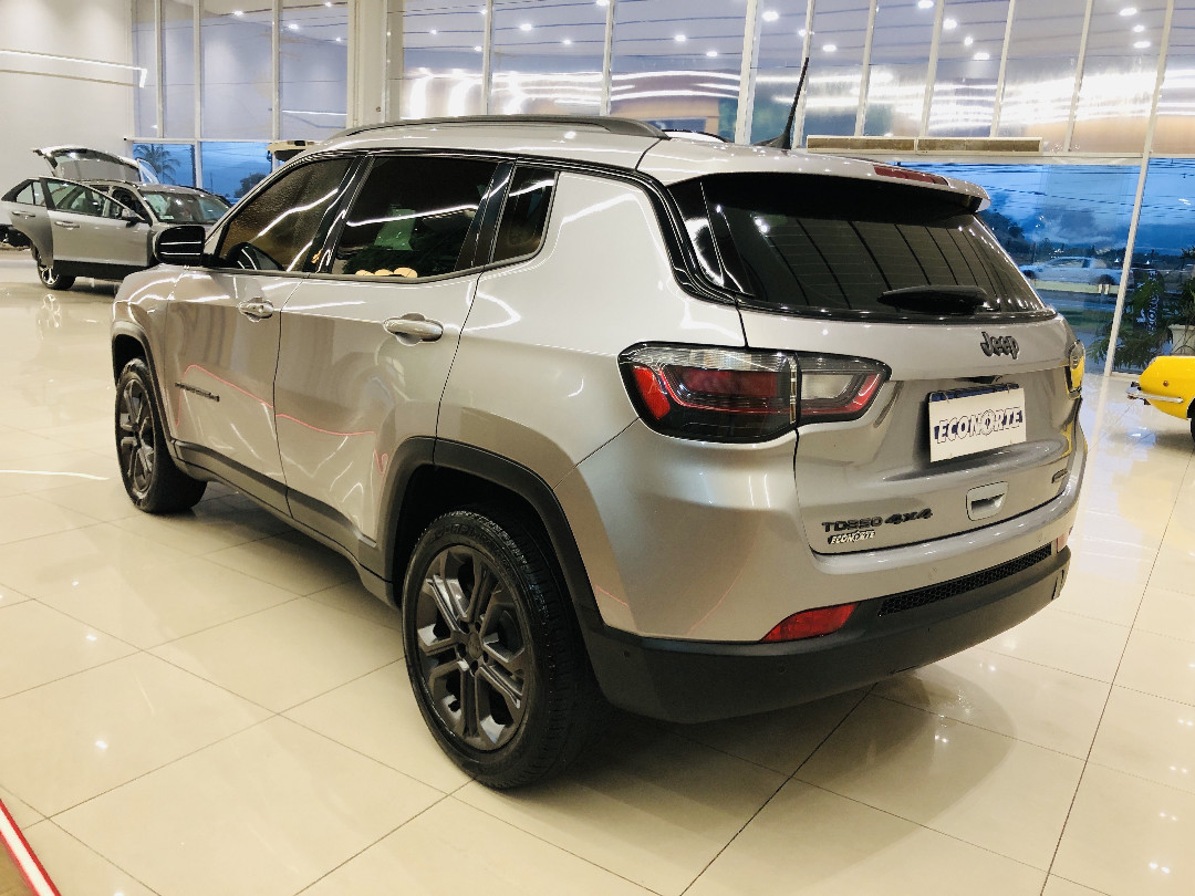 COMPASS 2.0 TD350 TURBO DIESEL LONGITUDE AT9