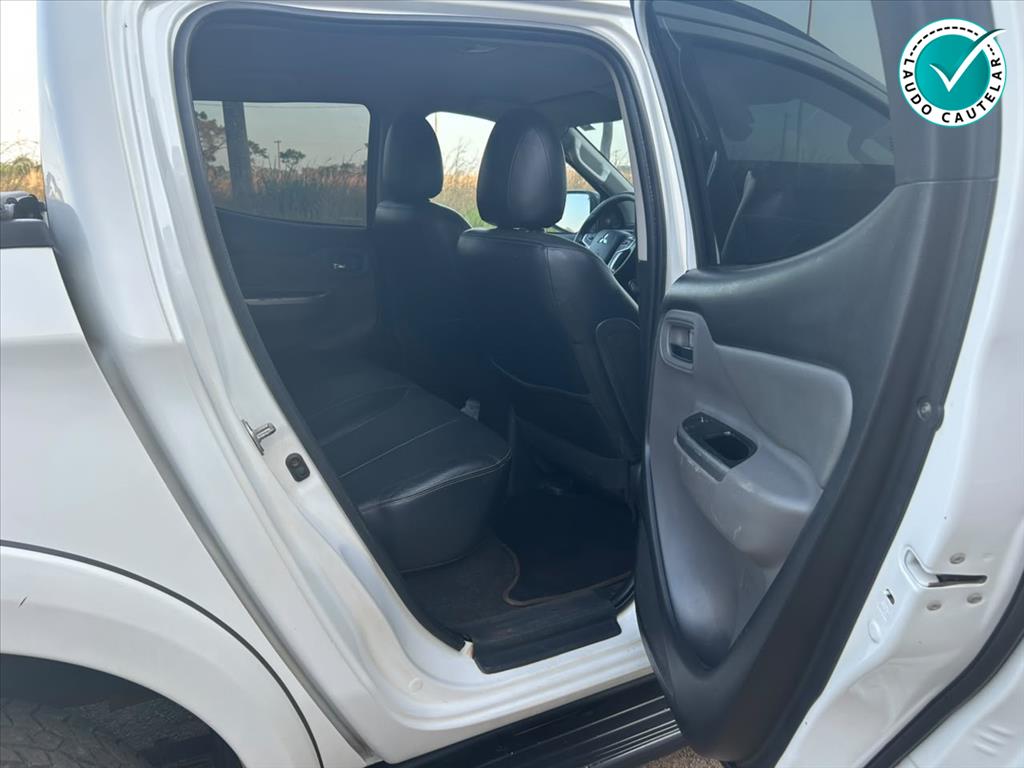 L200 TRITON 2.4 16V TURBO DIESEL SPORT HPE-S CD 4P 4X4 AUTOMÁTICO14