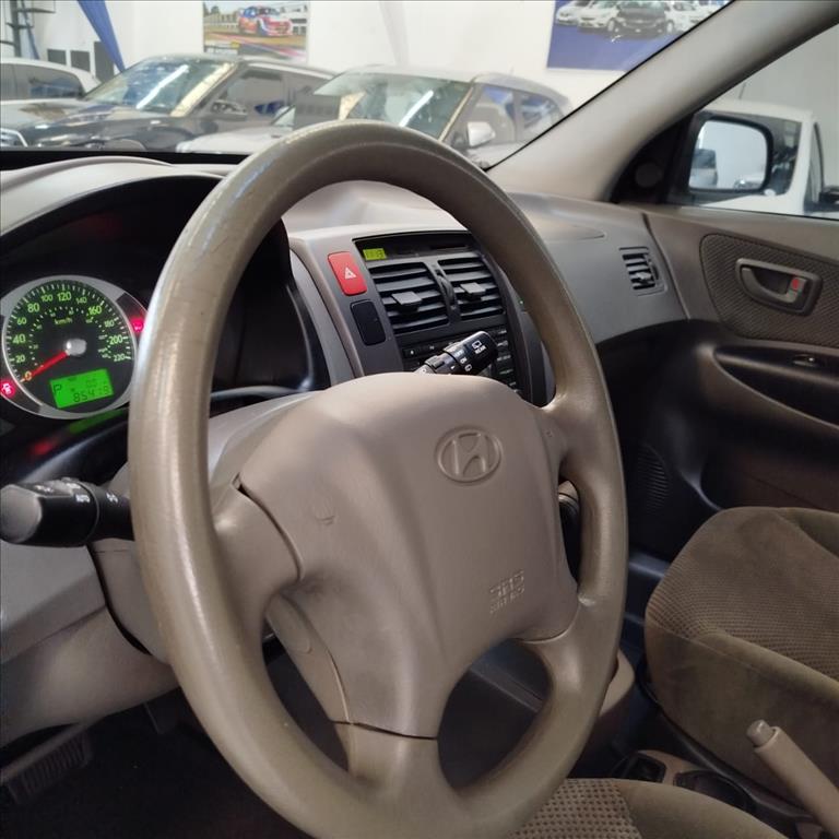TUCSON 2.0 MPFI GL 16V 142CV 2WD GASOLINA 4P MANUAL