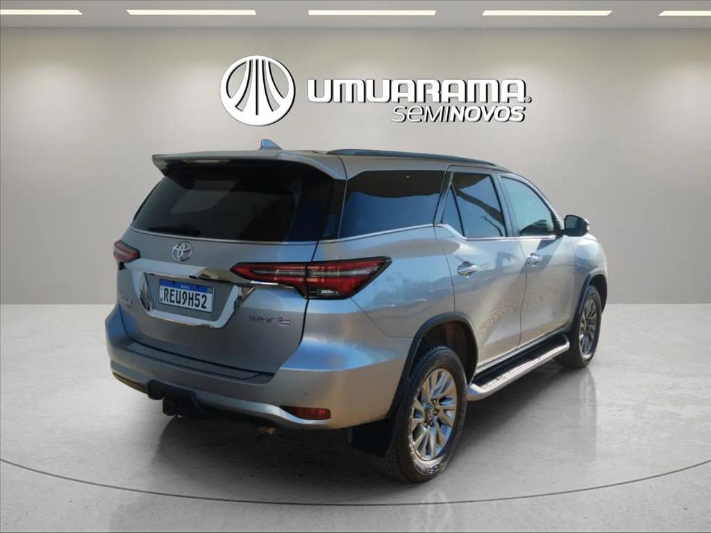 HILUX SW4 2.8 D-4D TURBO DIESEL SRX 7L 4X4 AUTOMÁTICO3